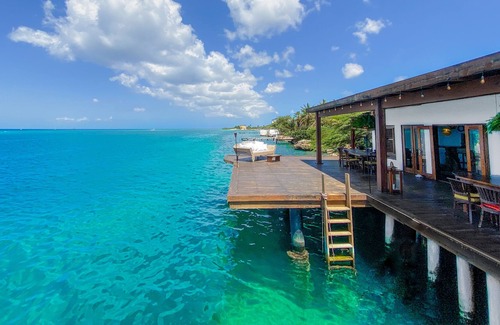 Savaneta House | One-of-a-kind 4 br 8-10 overwater home!