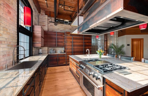 Traverse City Condo | 🌆One-of-a-Kind Downtown TC Penthouse | Luxe Design + Walk to Bay, Dining, Shops & Events ➠ 400W