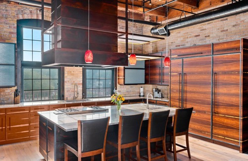 Traverse City Condo | 🌆One-of-a-Kind Downtown TC Penthouse | Luxe Design + Walk to Bay, Dining, Shops & Events ➠ 400W