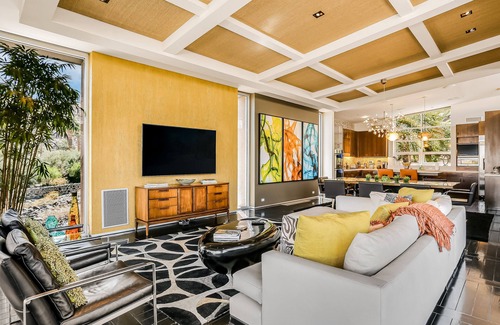 The Mesa House | One-of-a-kind luxury home with private pool & spa, WiFi, AC & on-site ruins