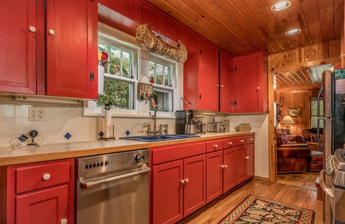 Rhinelander House | One Of A Kind Star Lake Home - Pontoon Included