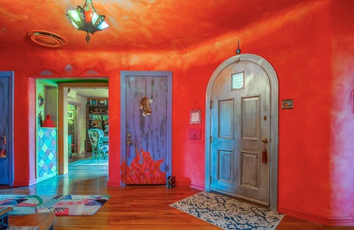 Heart of Lubbock House | One of a kind unique art home near TTU & The Historical Depot Dist.