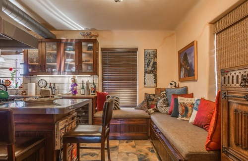 Heart of Lubbock House | One of a kind unique art home near TTU & The Historical Depot Dist.