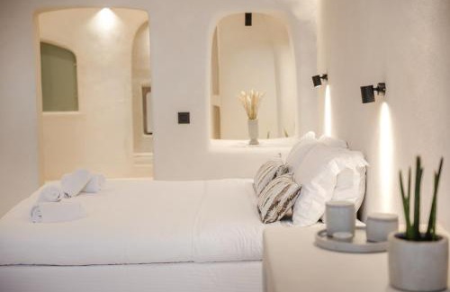 Oia Apartment | One of One - Aurelia