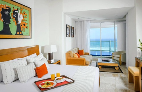 Playa Diamante Resort | One or two bedroom Grand Mayan Suite