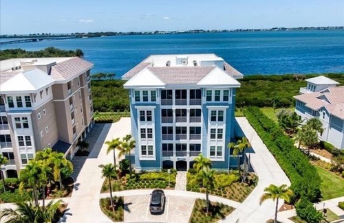 Whitney Beach Condo | One Particular Harbour 376-301~ Beaches 5 minutes