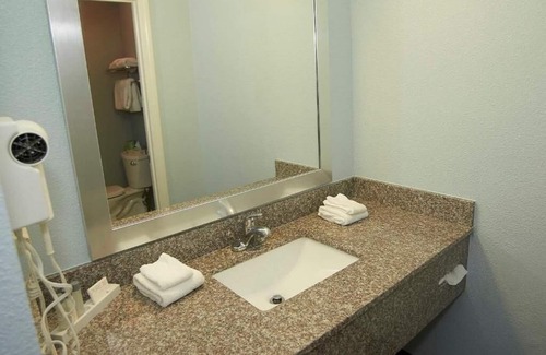Sandwich House | One Room Suite With 2 Queen Beds at Sandwich Lodge & Resort