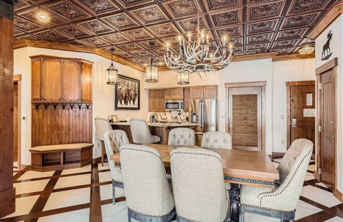 Breckenridge Apartment | One Ski Hill 2BR Penthouse B Slopeside Ski-In/Out w/Gondola Views