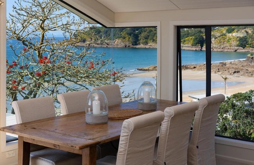 Oneroa House | Oneroa Bay Views