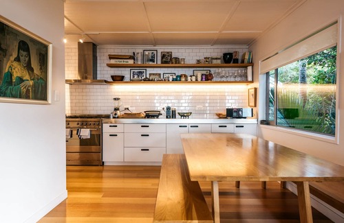 Oneroa House | ONEROA BEACHFRONT | Coast & Country | WINTER DEAL - Stay for 3, Pay for 2