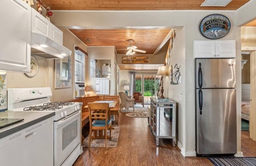 Stone Harbor House | Only 3 Blocks to the Beach and 1 Block to the Bay with Gorgeous Sunsets!