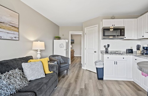 Chincoteague Condo | Only 5 min to Assateague National Seashore!
