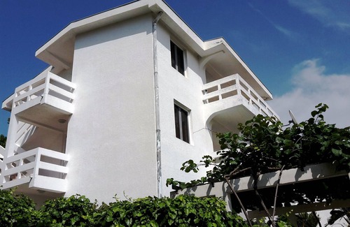 Bar Apartment | Only 5 minutes from the beach by feet.