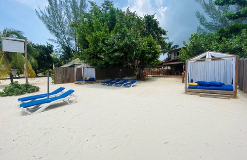 Orange Bay Cottage | Only at XYE can you experience Negril at its finest.