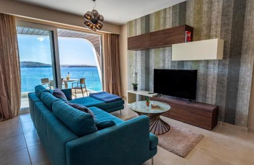 Qawra Apartment | only for family Central Luxury Seafront, Bugibba