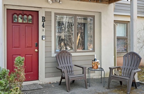Hunter Apartment | Only Ski In Out on Hunter Mtn | Panoramic Views! Hike, Golf, Fish, Recharge