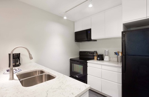 Upper Village House | Only Steps to Village & Lifts! Free Parking & Wifi