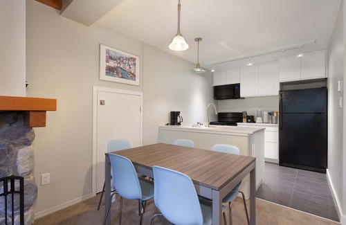 Upper Village House | Only Steps to Village & Lifts! Free Parking & Wifi