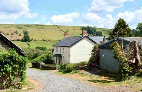 Trecastle Apartment | Onnen Fawr Farmhouse