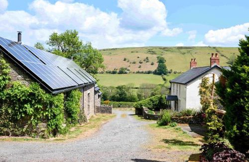 Trecastle Apartment | Onnen Fawr Farmhouse