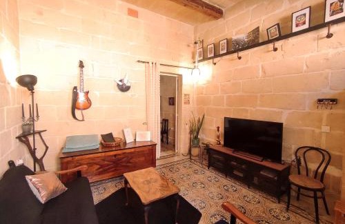 Victoria House | OnTheRocks - Holiday Home in Victoria, Gozo