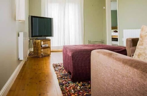 Stanton Drew Apartment | OOLITIC SPRINGS, with a garden in Dundry