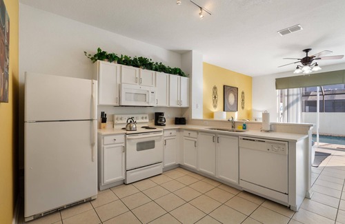 Windsor Hills House | OP7678 Windsor Hills 3 Bedroom Private Pool Townhome