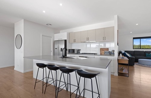 Mansfield House | Opal - Mansfield - Sleeps 7