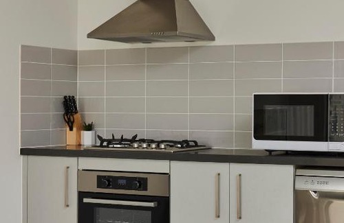 Malvern East Apartment | Open and Flowy 1 Bedroom Apartment in Chadstone