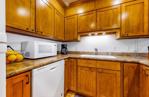 Jackson Hole Condo | Open and inviting, two-story condo with full kitchen, patio, and wildlife views