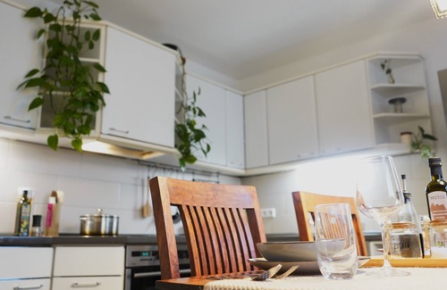 Paulusviertel House | Open, cozy apartment in house, on 2.5 floors - With living room, large bathroom