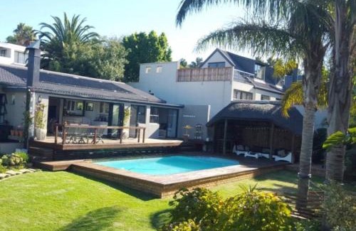 Eikenbosch House | Open living family home in the Winelands