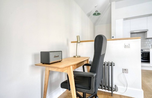 Bishop's Apartment | Open plan Waterloo, 1BR, New build, terrace, by Blueground