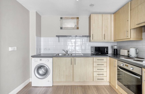 Pimlico Apartment | Open plan Westminster 1BR w/Balcony, 6 mins to Pimlico, by Blueground