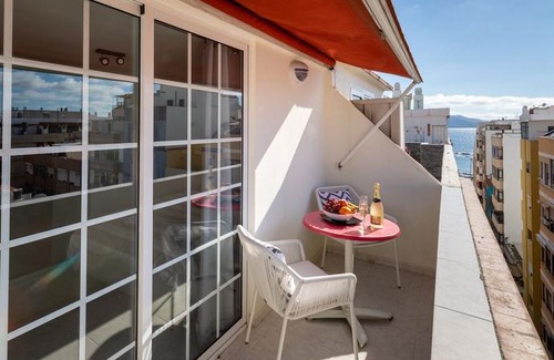Las Palmas de Gran Canaria Apartment | OPEN TERRACE FREE BIKES by Living Las Canteras