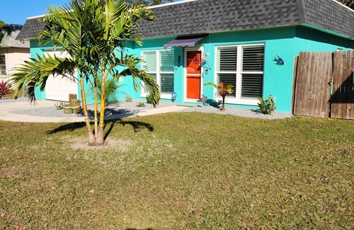 Largo Cottage | Openings for April and May at our Beach Cottage-3 minutes to the Gulf of Mexico!