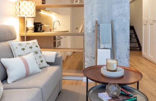Penya-roja Apartment | Opera Love Loft. Air conditioning + Wifi + 4 Pax