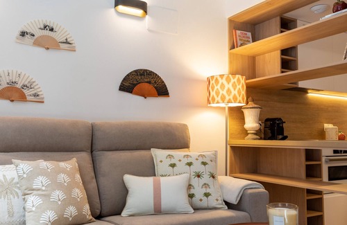 Penya-roja Apartment | Opera Love Loft. Air conditioning + Wifi + 4 Pax