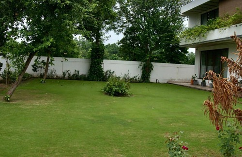 Model Town House | Opulent 3 BR 1st floor of house, in a central Town of Lahore.