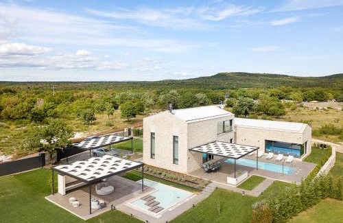 Bale Villa | Opulent Istria Villa 4 Bedrooms Villa Vita Indoor & Outdoor Pool Sauna