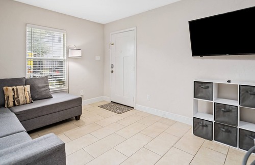 OST - South Union Apartment | Opulent & Luxurious APT 7 Min From TX Med Center