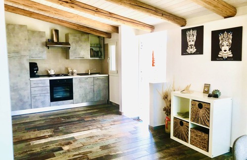 Cava dʼAliga Villa | OPUNTIA DOMUS Single villa with lovely views!