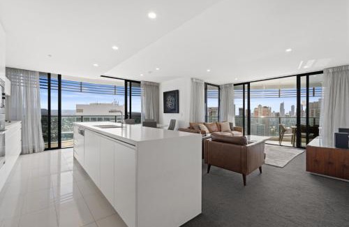 Broadbeach Apartment | Oracle (1)2401