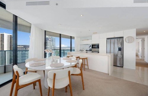 Broadbeach Apartment | Oracle - Best in Broadbeach