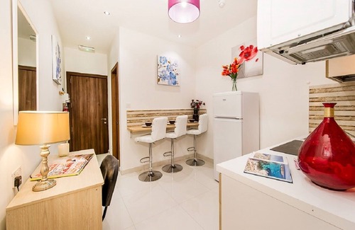 Tal-Ibrag Apartment | Orange 1: Studio Apartment in St. Julian's
