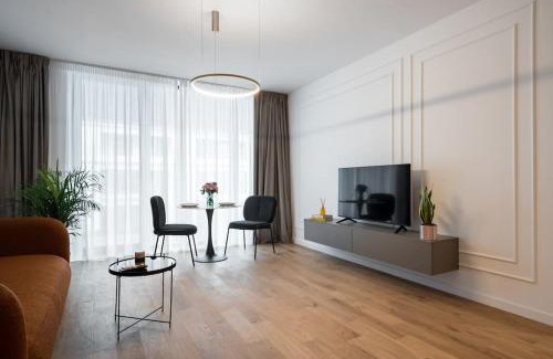 Bucharest Apartment | Orange Luxury King bed Apartment, bussiness, leisure in One Cotroceni