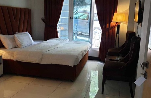 Nathia Gali Hotel | Orangeloft Kalabagh