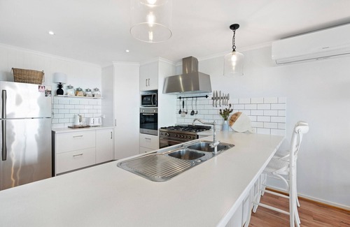 Encounter Bay House | Orca Beach House, Encounter Bay - Wi-Fi and Linen Included