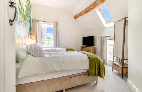 Pontesbury House | Orchard Barns - Uk47200