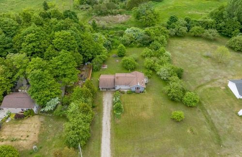 Tobermory House | Orchard Escape Tobermory on 1 acre!